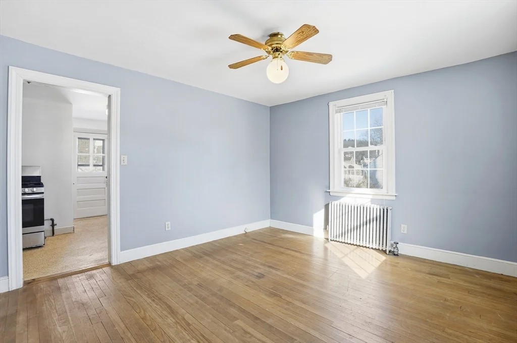 3 bed, 1 bath apartment for rent at 12 Cardinal Rd, Tatnuck — photo 12 of 31