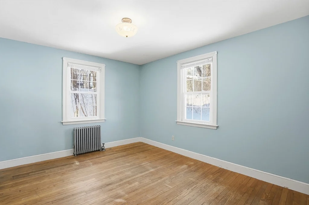 3 bed, 1 bath apartment for rent at 12 Cardinal Rd, Tatnuck — photo 26 of 31