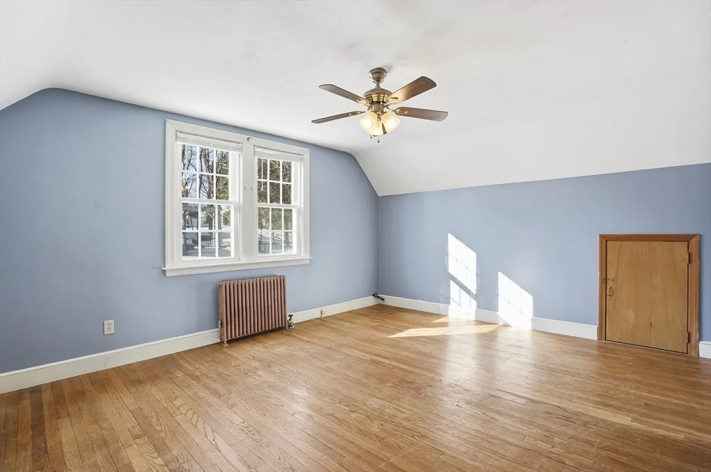 3 bed, 1 bath apartment for rent at 12 Cardinal Rd, Tatnuck — photo 17 of 31