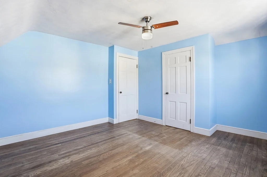 3 bed, 1 bath apartment for rent at 12 Cardinal Rd, Tatnuck — photo 25 of 31