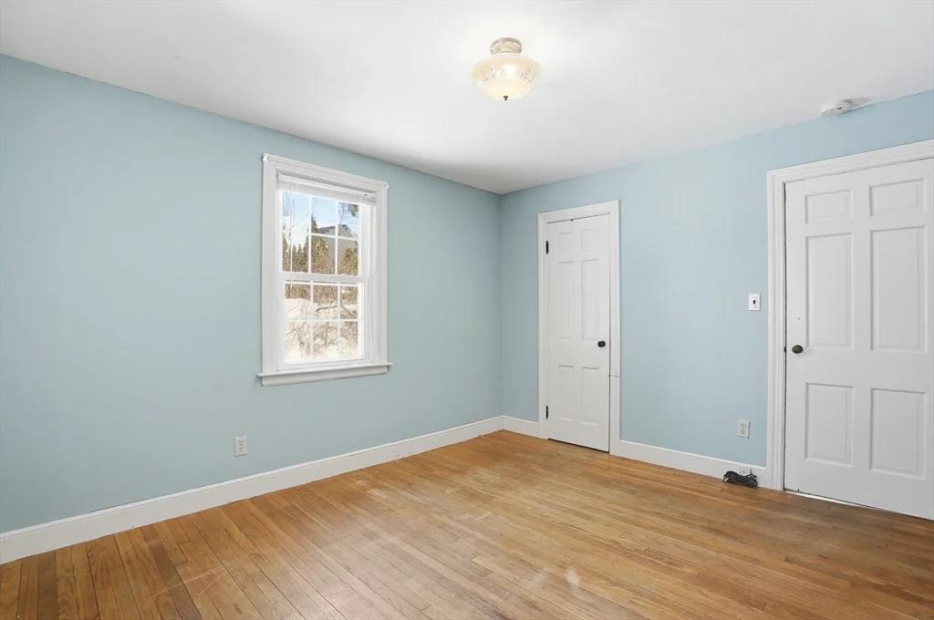 3 bed, 1 bath apartment for rent at 12 Cardinal Rd, Tatnuck — photo 28 of 31