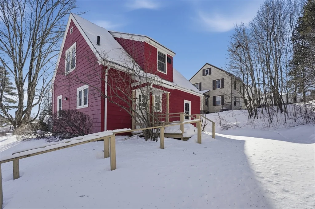 3 bed, 1 bath apartment for rent at 12 Cardinal Rd, Tatnuck — photo 31 of 31