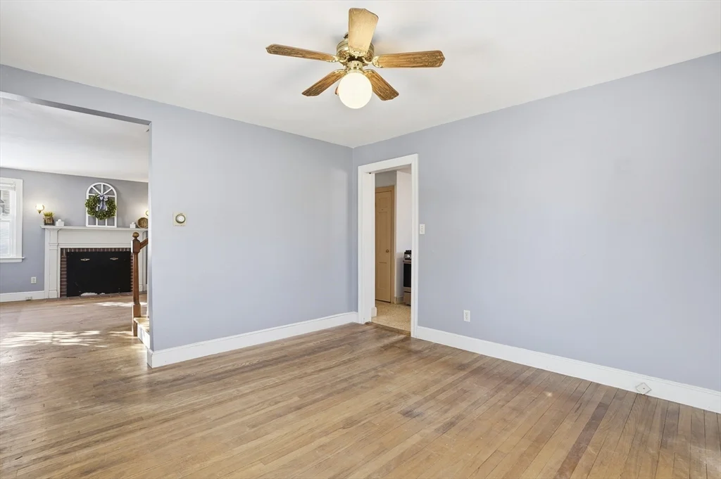 3 bed, 1 bath apartment for rent at 12 Cardinal Rd, Tatnuck — photo 10 of 31