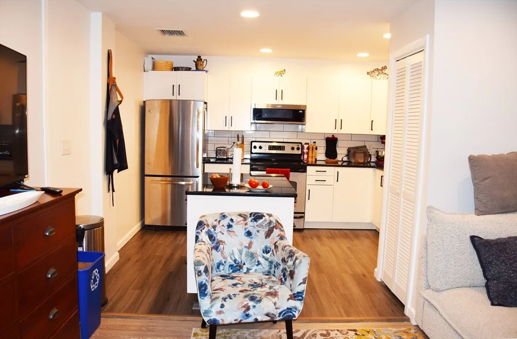 2 bed, 2 bath apartment for rent at 12 Chancery Unit 307, Diamond District — photo 6 of 21