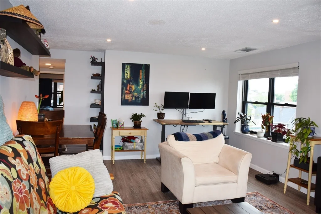 2 bed, 2 bath apartment for rent at 12 Chancery Unit 307, Diamond District — photo 4 of 21
