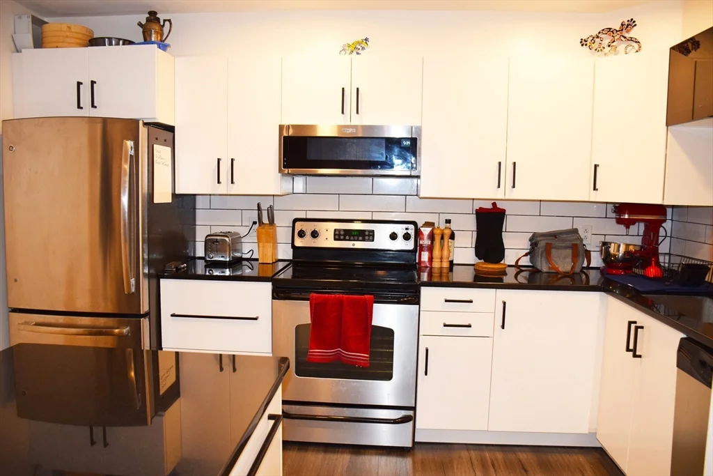 2 bed, 2 bath apartment for rent at 12 Chancery Unit 307, Diamond District — photo 9 of 21
