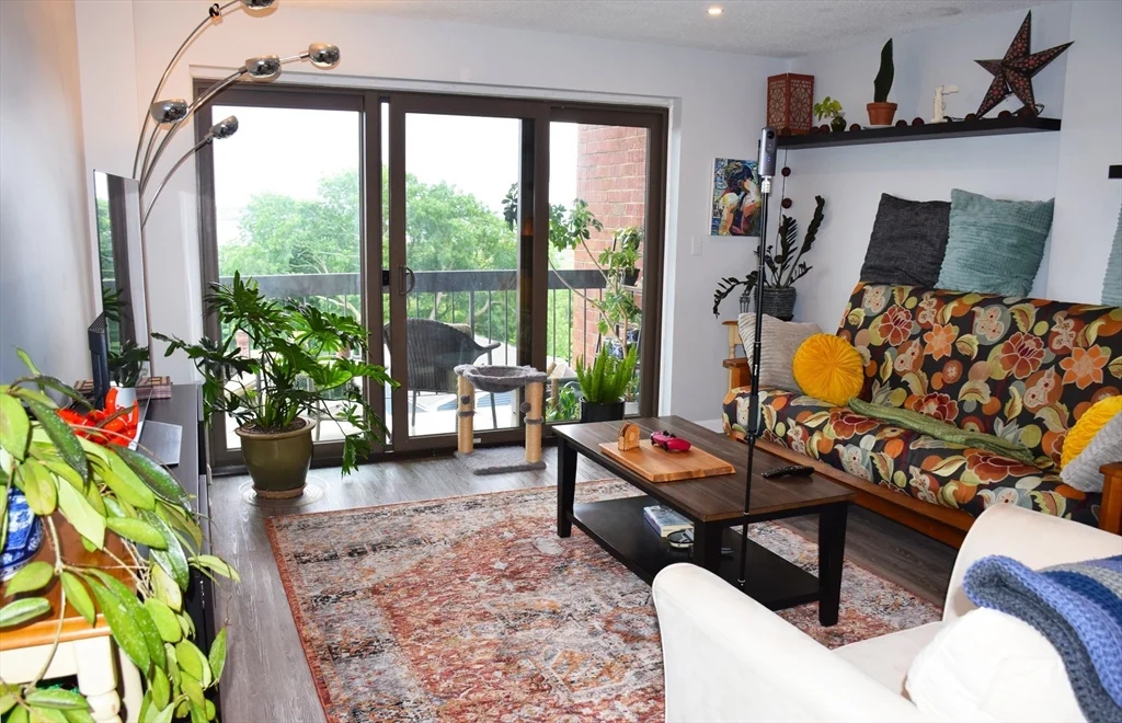 2 bed, 2 bath apartment for rent at 12 Chancery Unit 307, Diamond District — photo 2 of 21