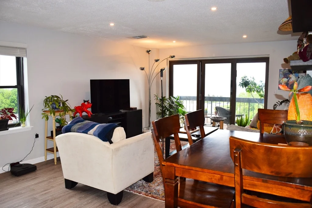 2 bed, 2 bath apartment for rent at 12 Chancery Unit 307, Diamond District — photo 3 of 21