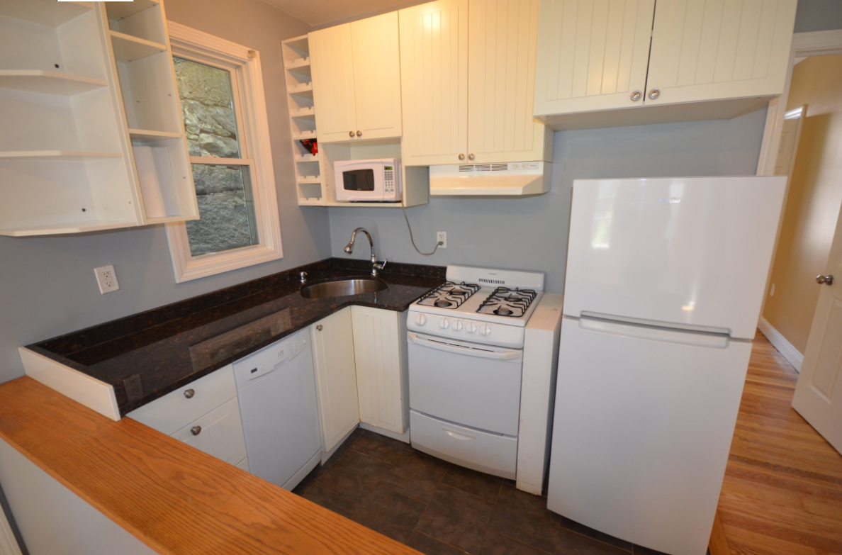 1.5 bed, 1 bath apartment for rent at 12 Cheever Ct Unit 1, East Boston — photo 2 of 7