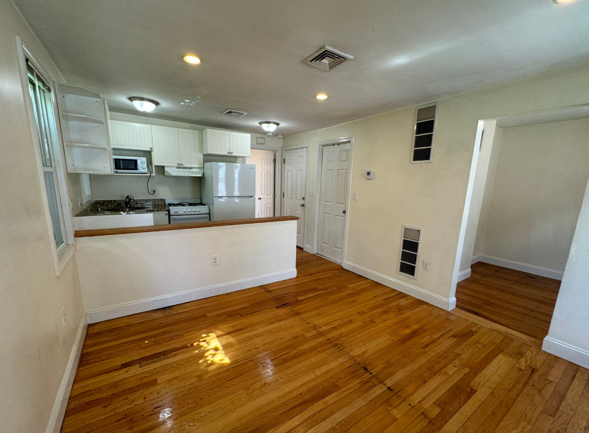 1.5 bed, 1 bath apartment for rent at 12 Cheever Ct Unit 2, East Boston — photo 2 of 9