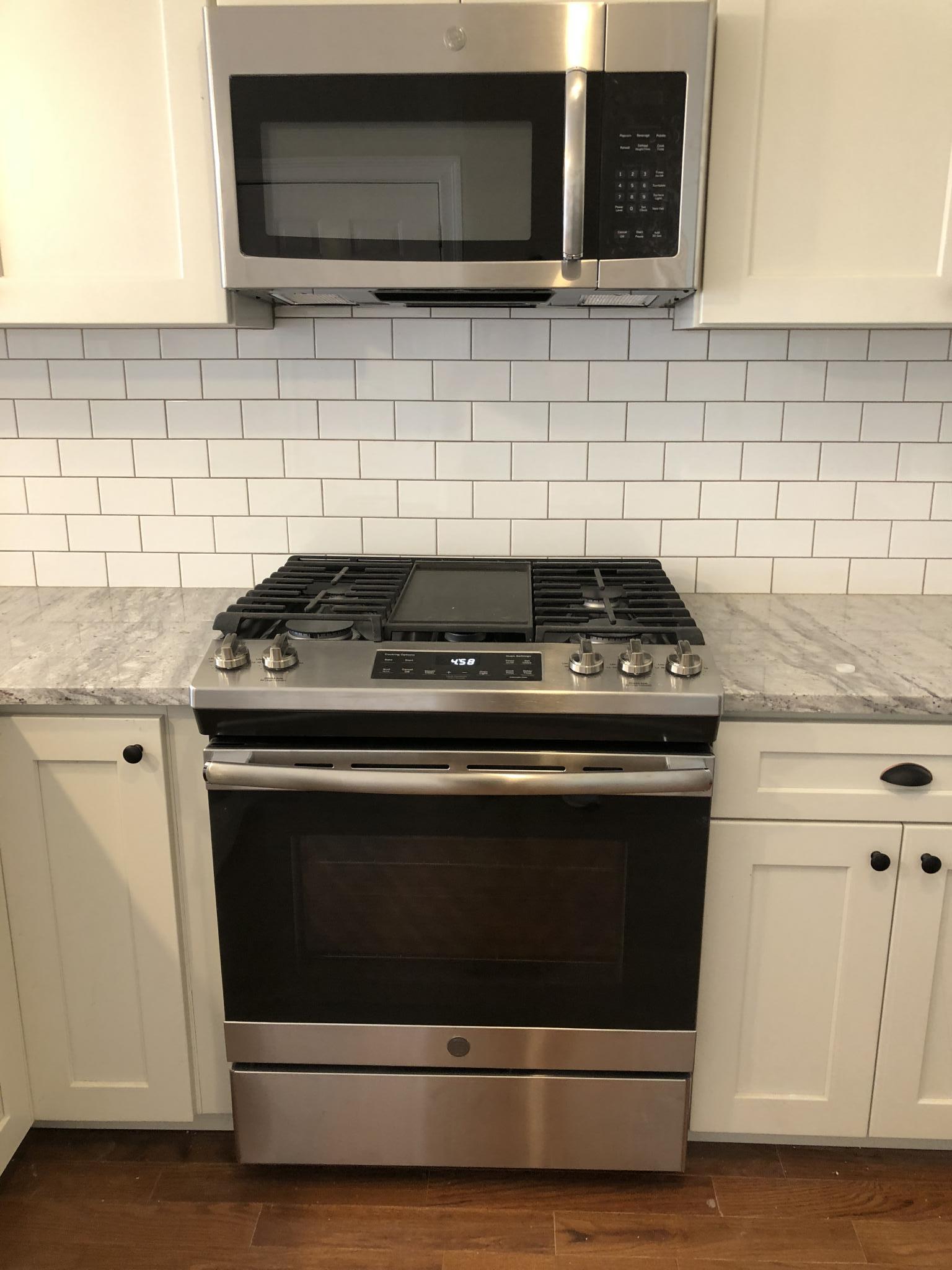 2.5 bed, 1 bath apartment for rent at 12 Chelsea St Unit 4, East Boston — photo 7 of 17