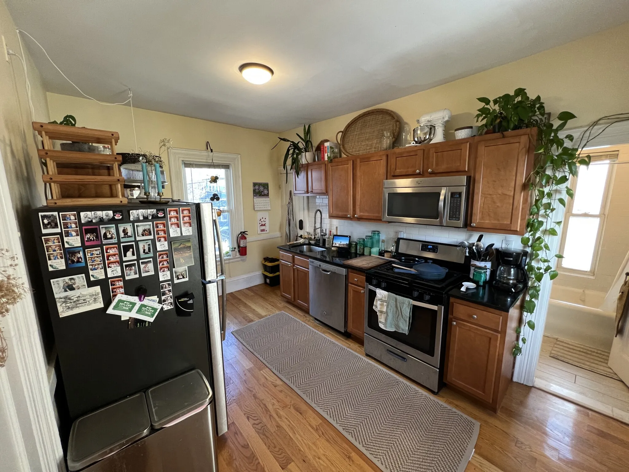 1 bed, 1 bath apartment for rent at 12 Claremon St Unit 12#2, Teele Square — photo 9 of 31