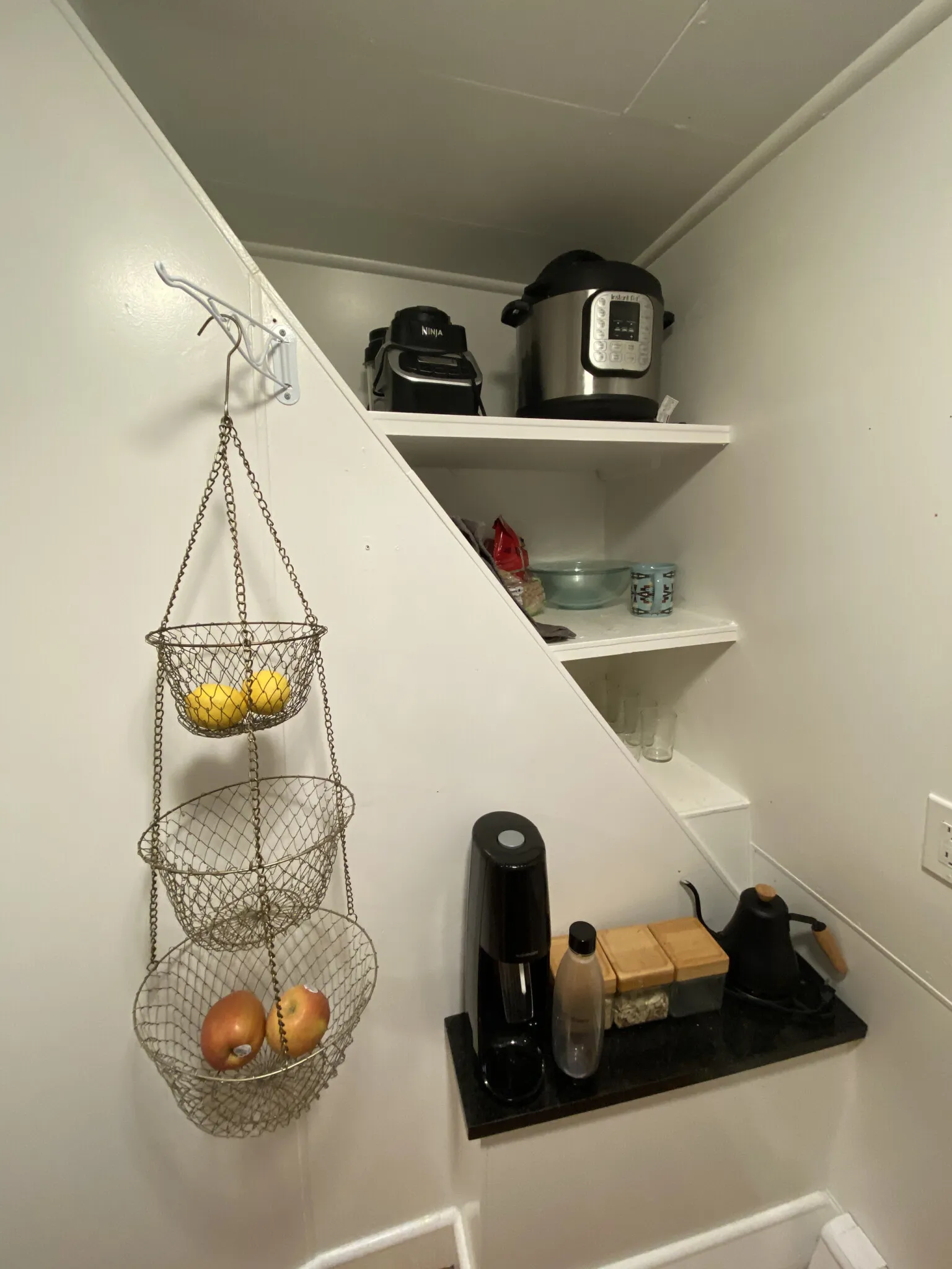 1.5 bed, 1 bath apartment for rent at 12 Claremon St Unit 3, Teele Square — photo 21 of 27