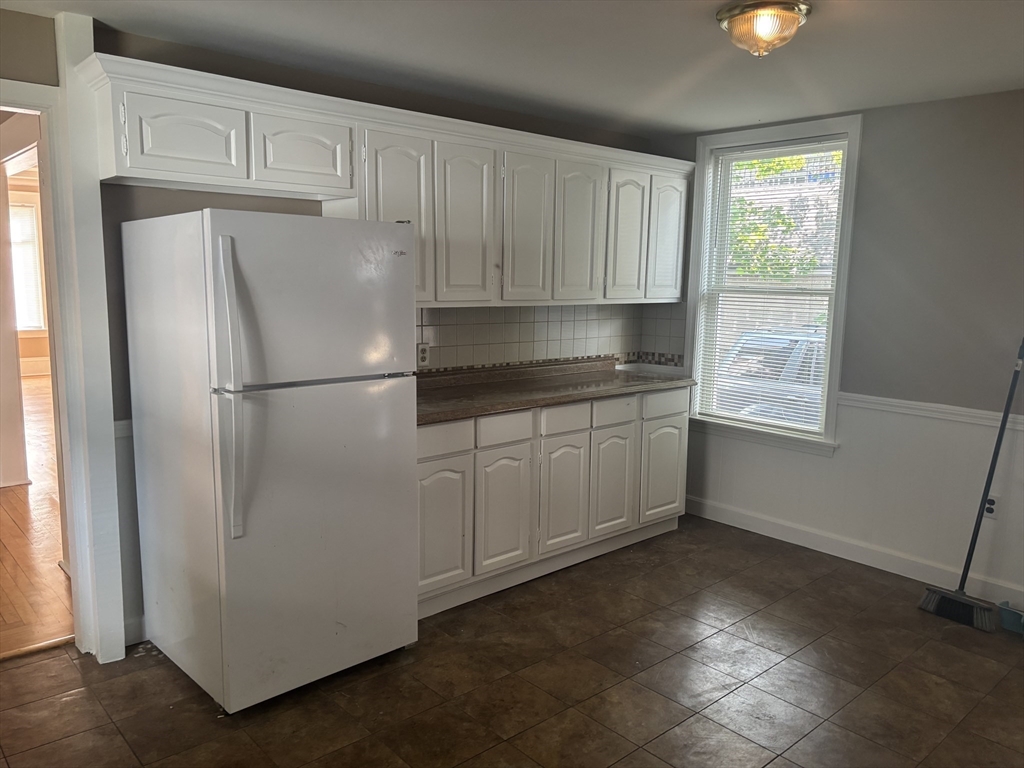 3 bed, 1 bath apartment for rent at 12 Clark St Unit 1, Framingham — photo 4 of 6
