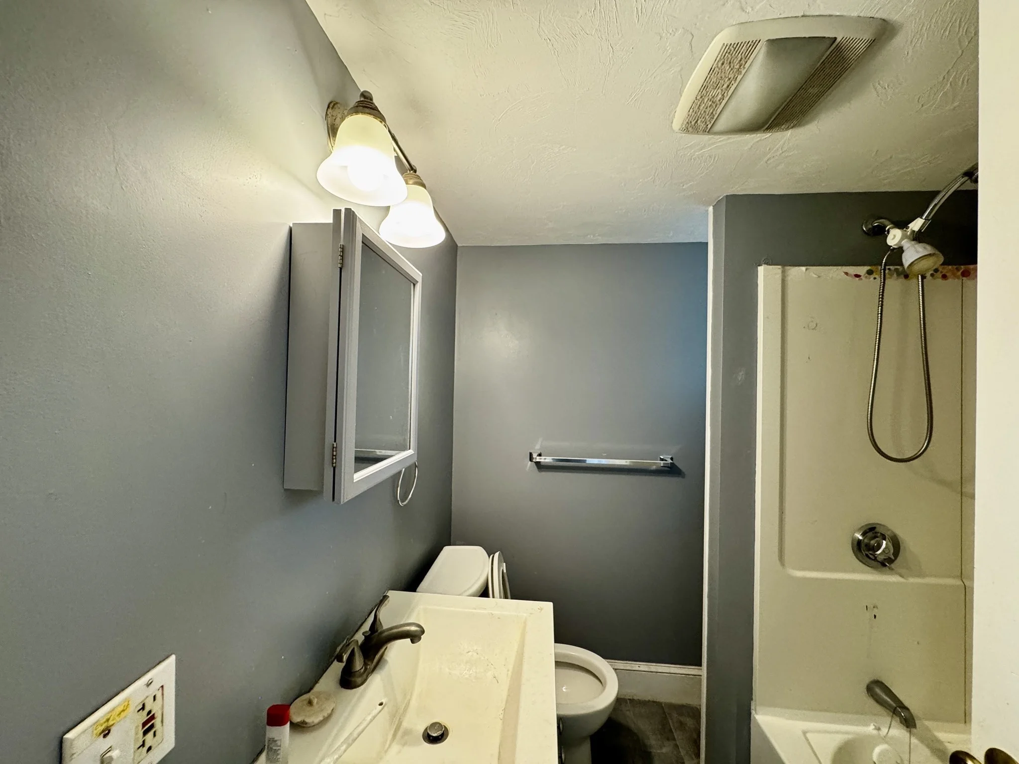 2 bed, 1 bath apartment for rent at 12 Clark St Unit 3, Quincy — photo 11 of 13
