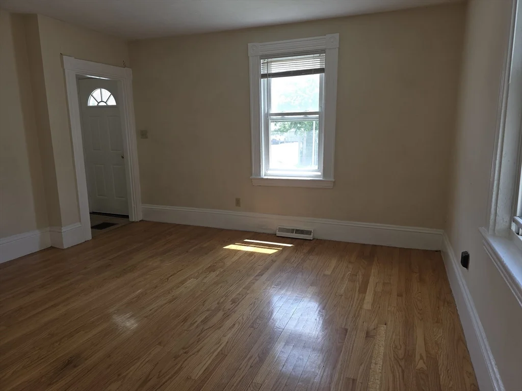 2 bed, 1 bath apartment for rent at 12 Clinton St Unit 2-L, Waltham — photo 4 of 6