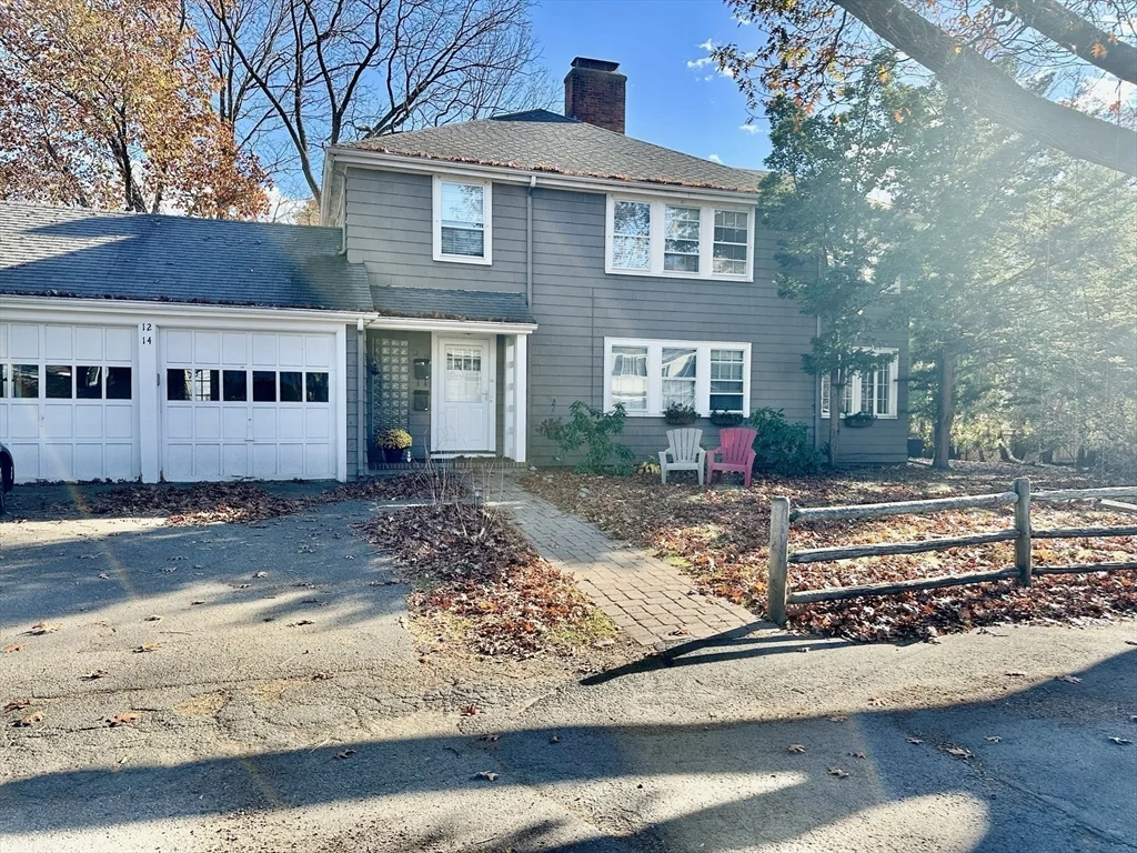 2 bed, 1 bath apartment for rent at 12 Cloelia Ter Unit 12, Newtonville — photo 3 of 9
