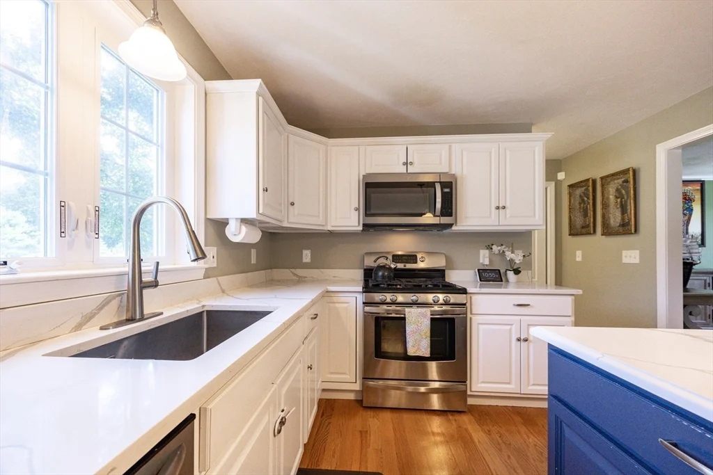 4 bed, 2 bath apartment for rent at 12 Cody Ln, Raynham — photo 9 of 33