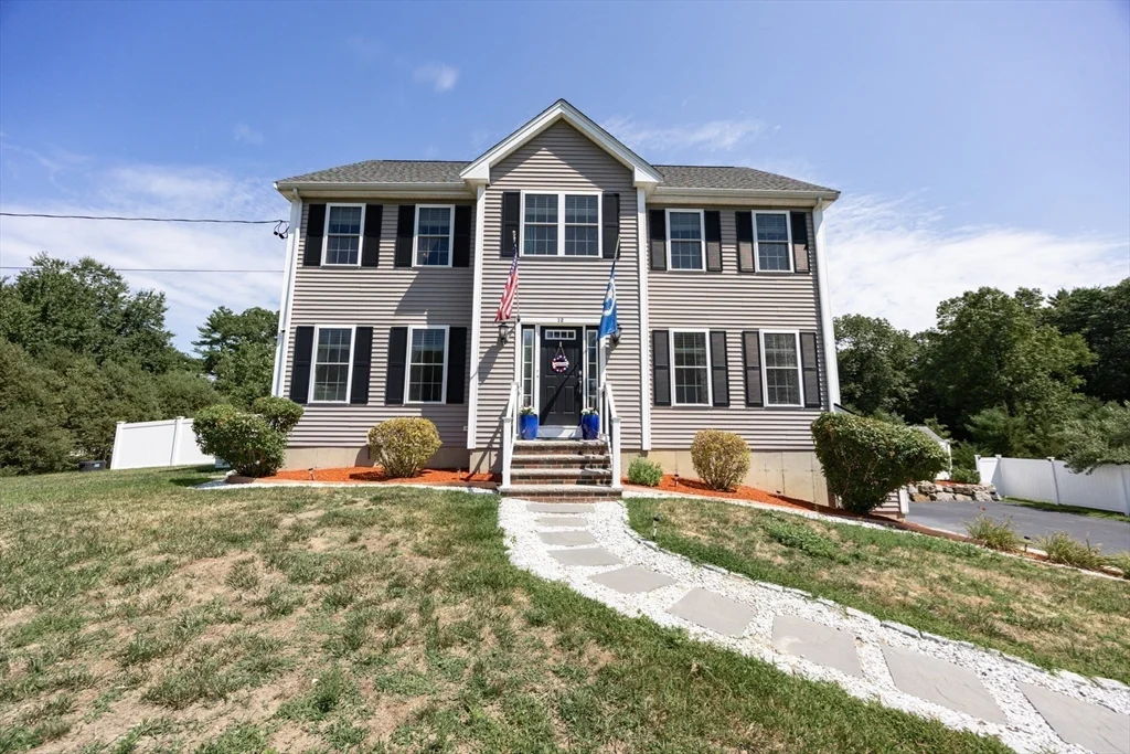 4 bed, 2 bath apartment for rent at 12 Cody Ln, Raynham — photo 1 of 33