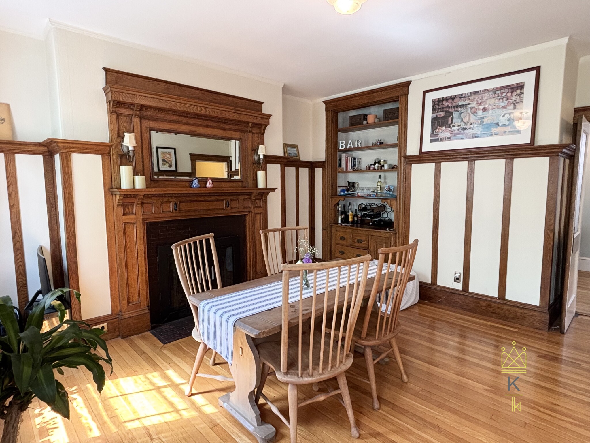 2 bed, 1 bath apartment for rent at 12 Colbourne Cres Unit 2, Aspinwall Hill — photo 2 of 17