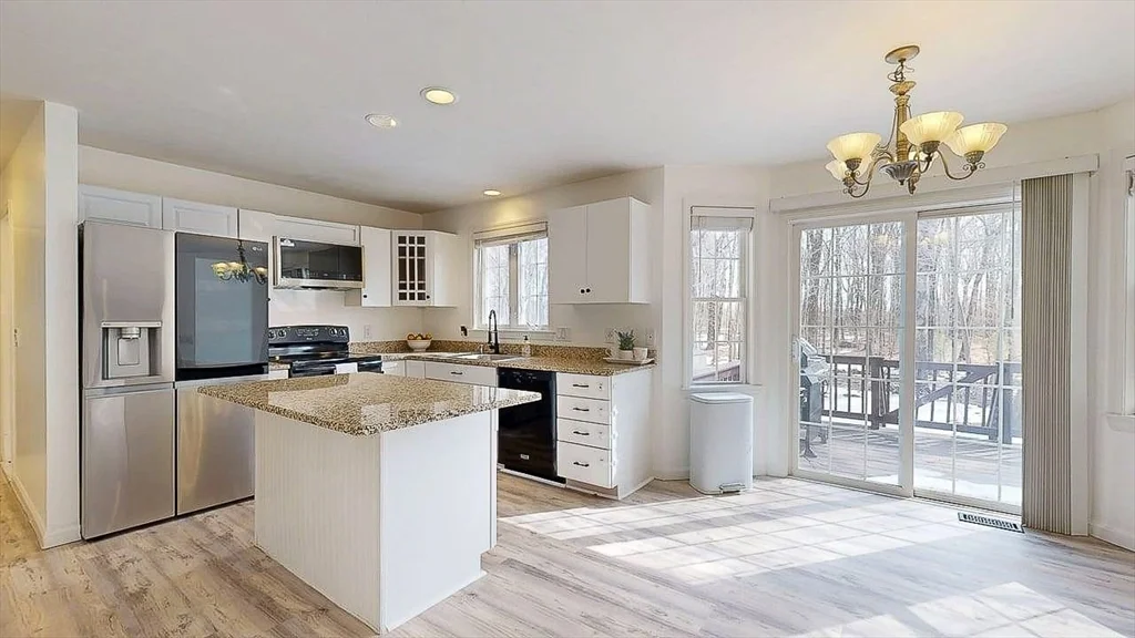 4 bed, 2 bath apartment for rent at 12 Coldbrook Rd, Millbury — photo 3 of 42