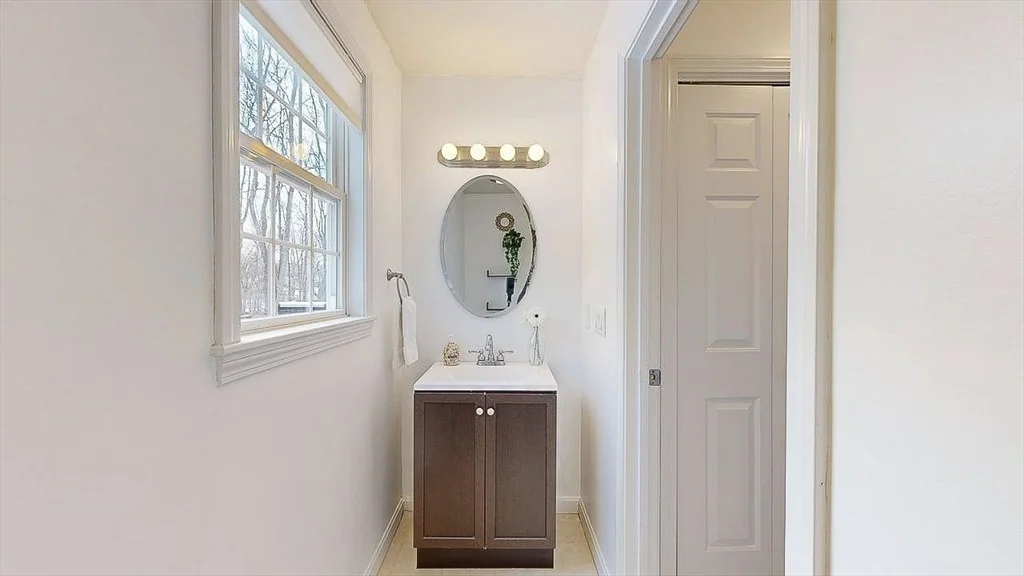 4 bed, 2 bath apartment for rent at 12 Coldbrook Rd, Millbury — photo 8 of 42