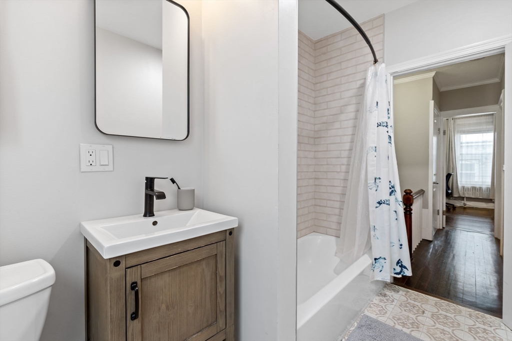 4 bed, 2 bath apartment for rent at 12 Colebrook St Unit -, South Boston — photo 12 of 32