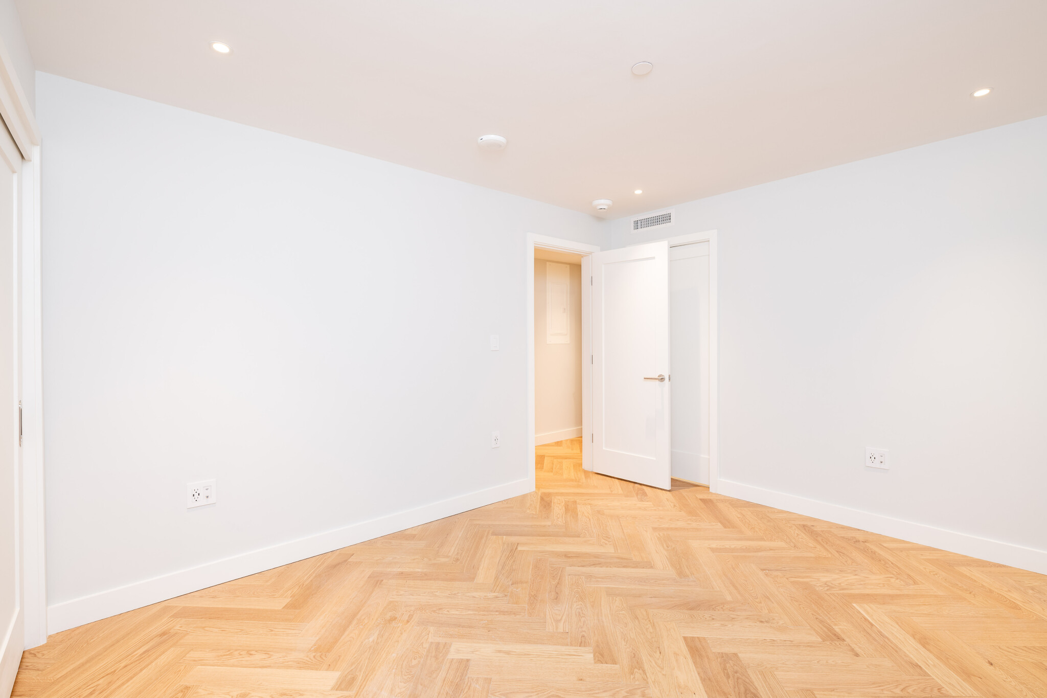 1 bed, 1 bath apartment for rent at 12 Commonwealth Ave Unit 105, Back Bay — photo 4 of 10