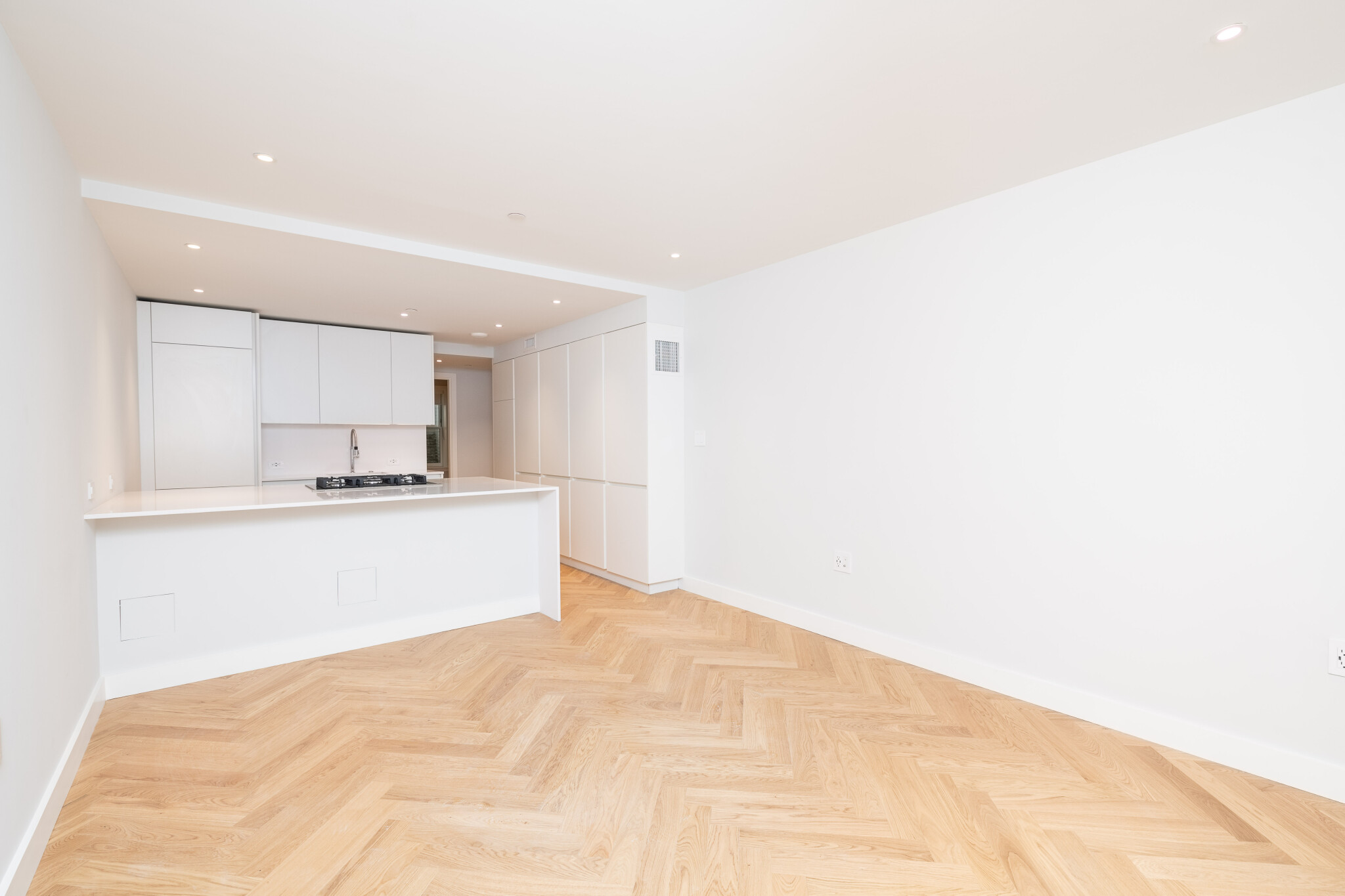 1 bed, 1 bath apartment for rent at 12 Commonwealth Ave Unit 105, Back Bay — photo 1 of 10