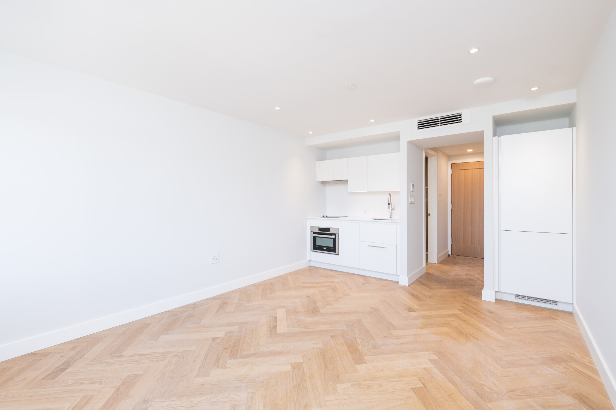 Studio bed, 1 bath apartment for rent at 12 Commonwealth Ave Unit 303-CF, Back Bay — photo 1 of 17