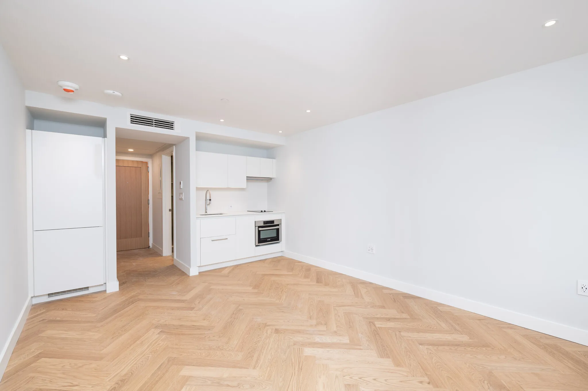 Studio bed, 1 bath apartment for rent at 12 Commonwealth Ave Unit 308, Back Bay — photo 1 of 6