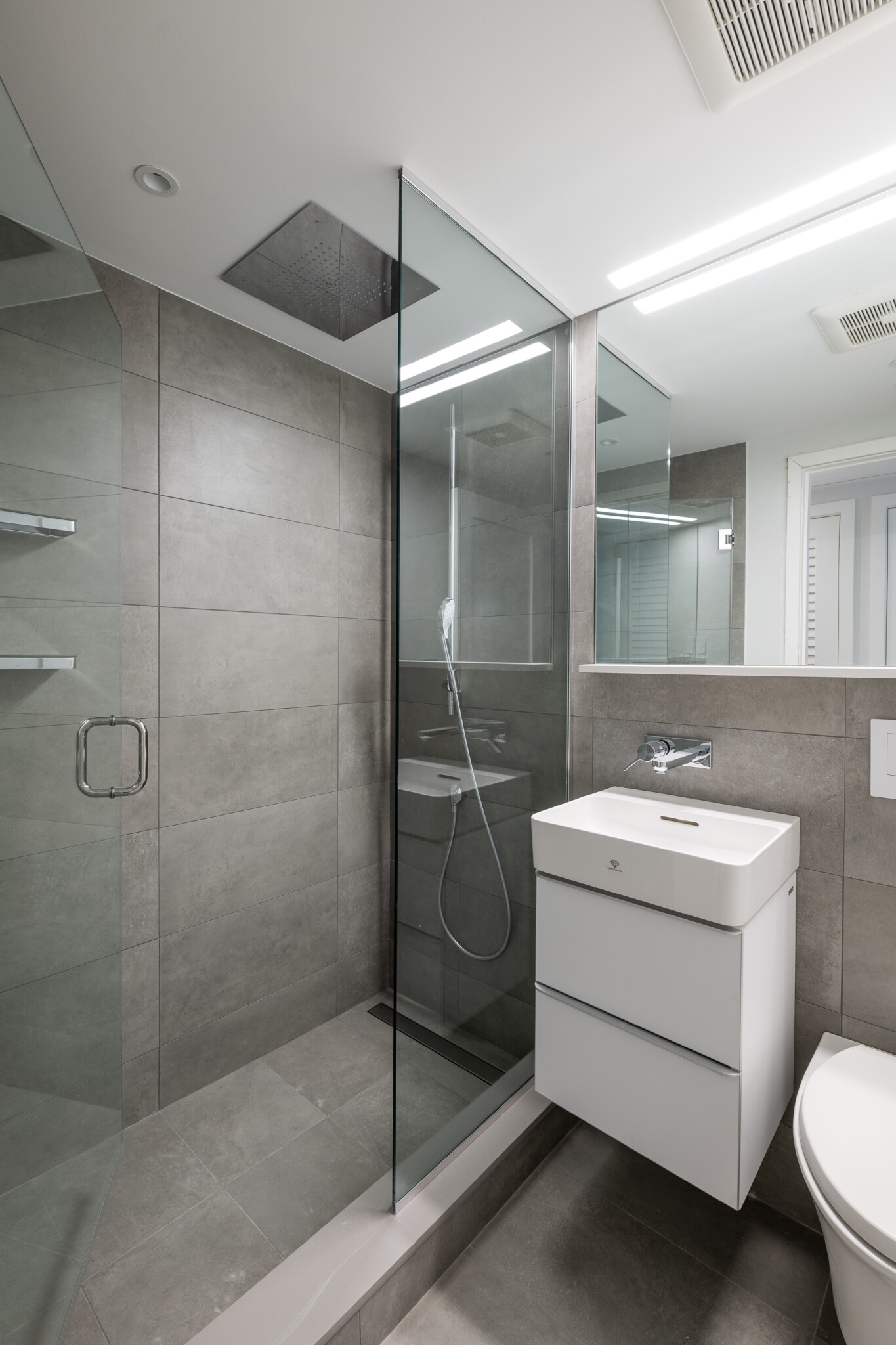 Studio bed, 1 bath apartment for rent at 12 Commonwealth Ave Unit 408, Back Bay — photo 3 of 4