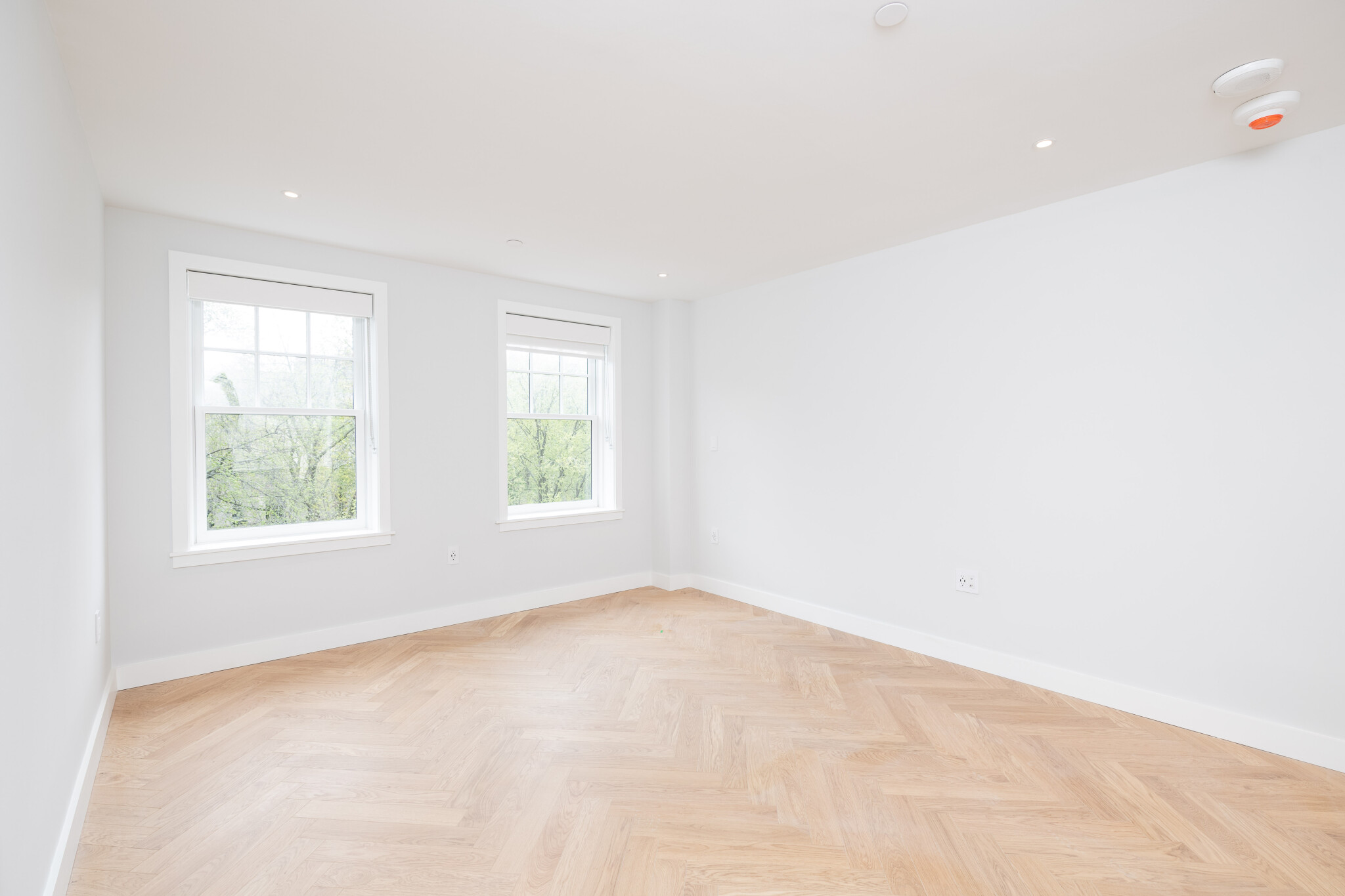 Studio bed, 1 bath apartment for rent at 12 Commonwealth Ave Unit 408, Back Bay — photo 4 of 4