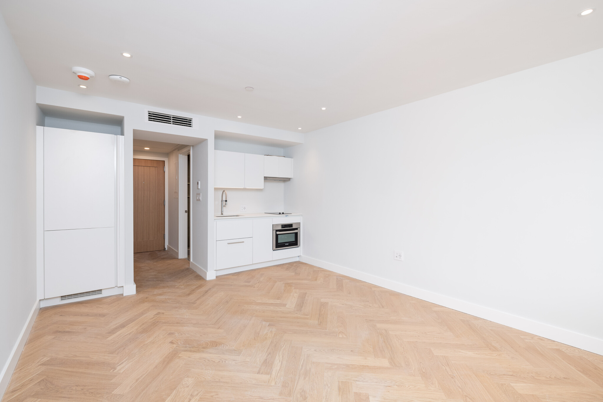 Studio bed, 1 bath apartment for rent at 12 Commonwealth Ave Unit 408, Back Bay — photo 1 of 4