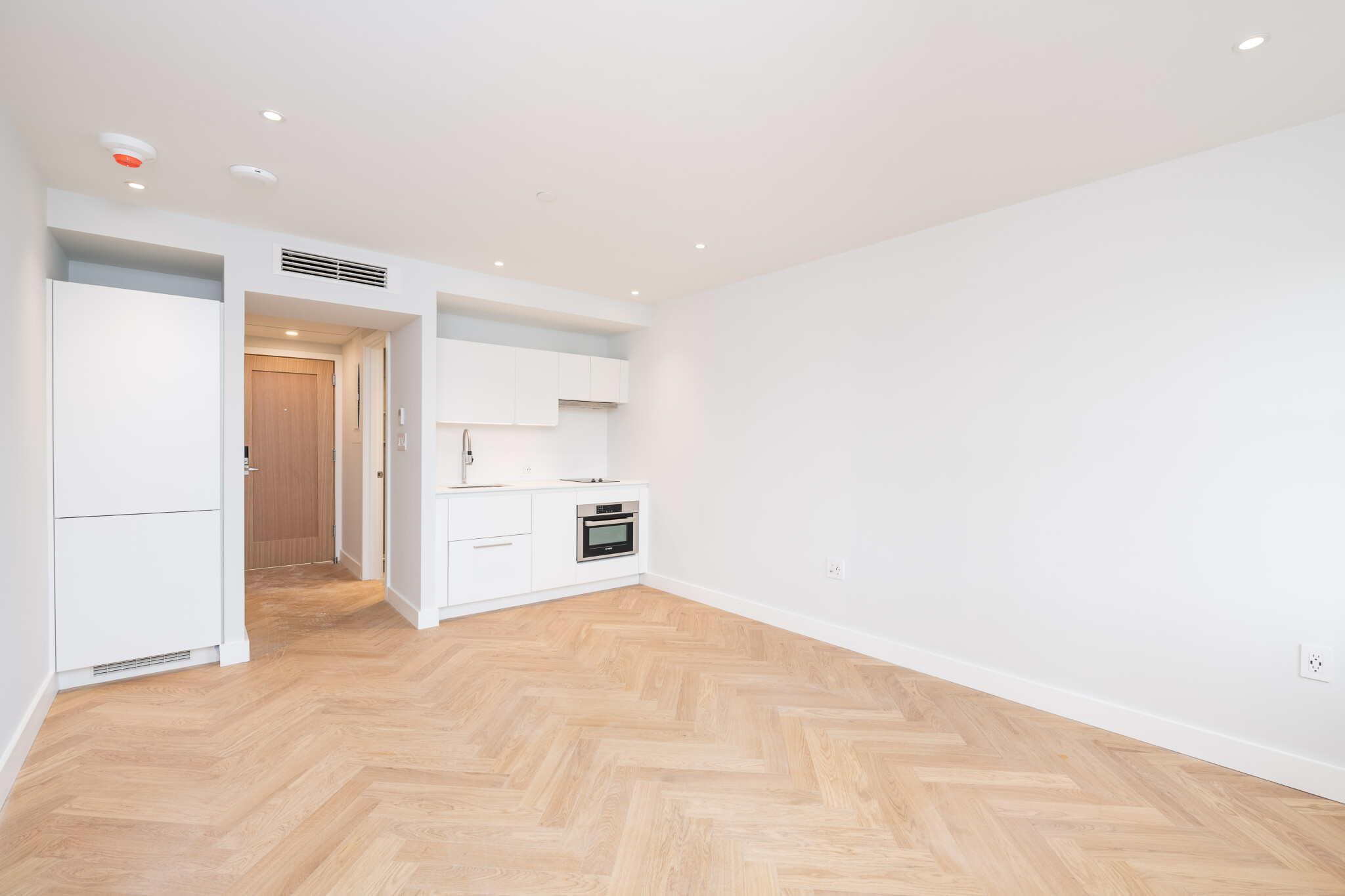 Studio bed, 1 bath apartment for rent at 12 Commonwealth Ave Unit 608-CF, Back Bay — photo 1 of 17