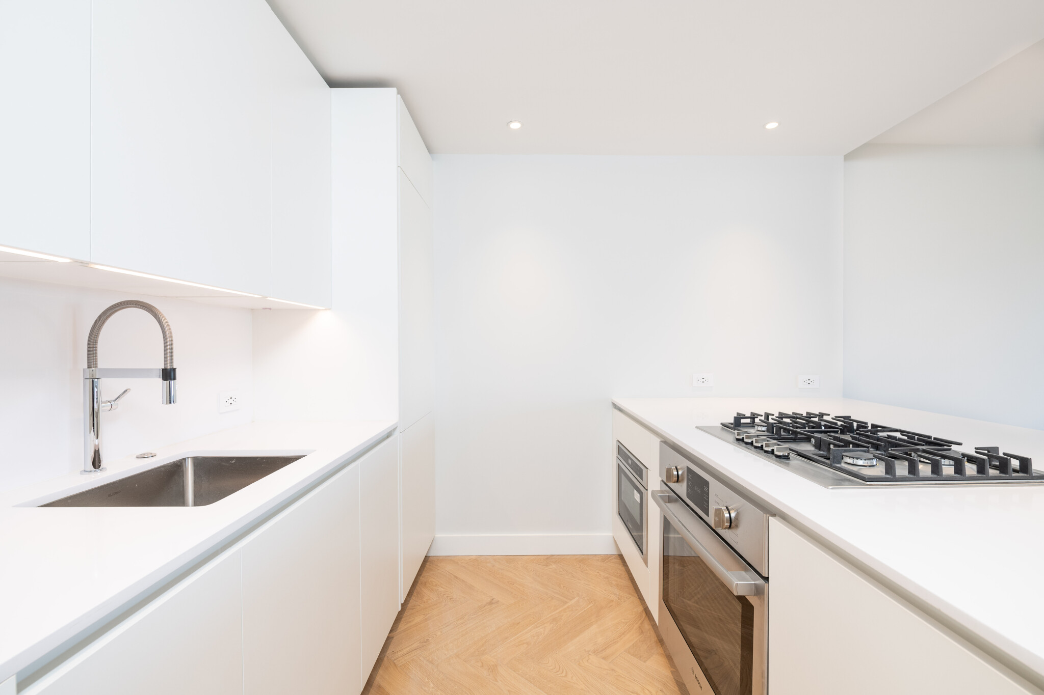 Studio bed, 1 bath apartment for rent at 12 Commonwealth Ave Unit 708, Back Bay — photo 3 of 7