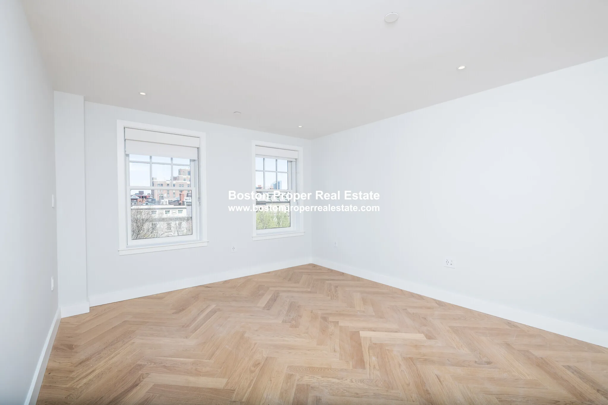 Studio bed, 1 bath apartment for rent at 12 Commonwealth Ave Unit 802, Back Bay — photo 3 of 7