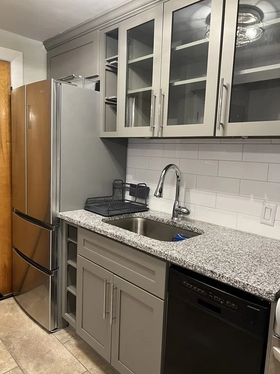2 bed, 1 bath apartment for rent at 12 Commonwealth Ct Unit 6, Brighton — photo 3 of 17