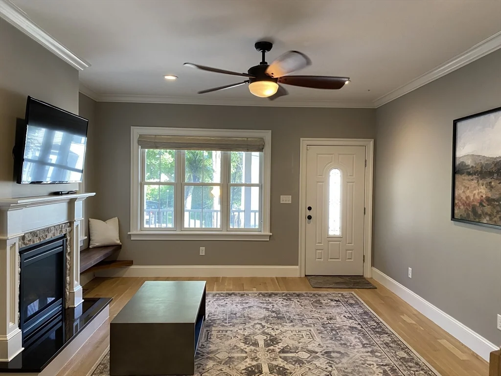 3 bed, 2 bath apartment for rent at 12 Conway St Unit 2, Roslindale — photo 4 of 25