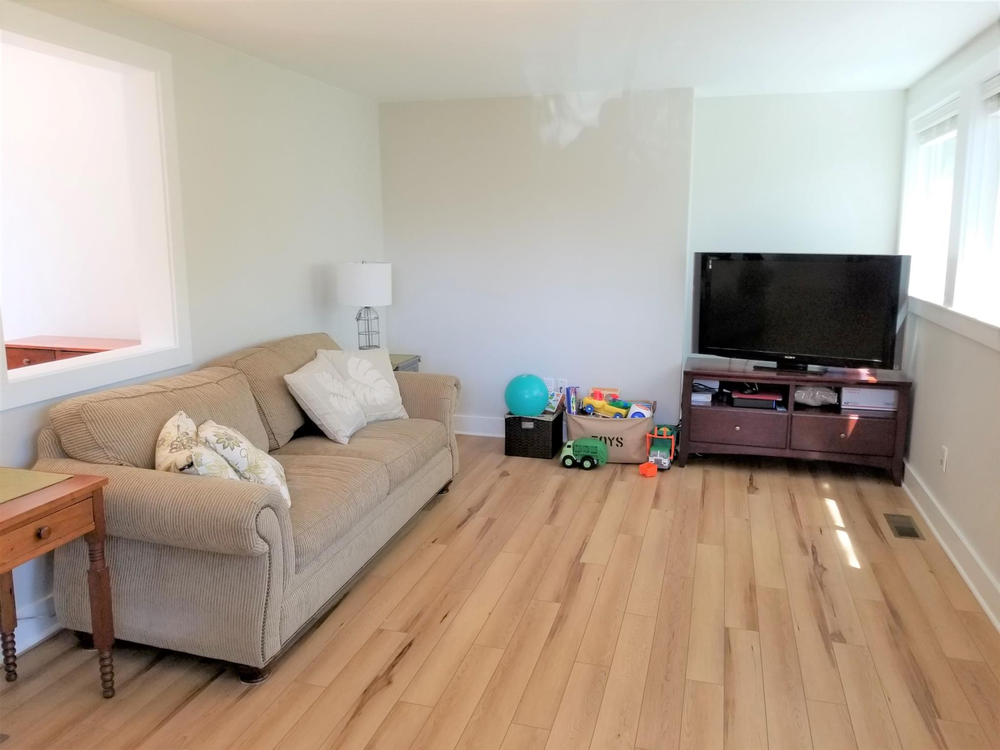 1 bed, 1 bath apartment for rent at 12 Conwell Ave Unit R, West Somerville — photo 8 of 17