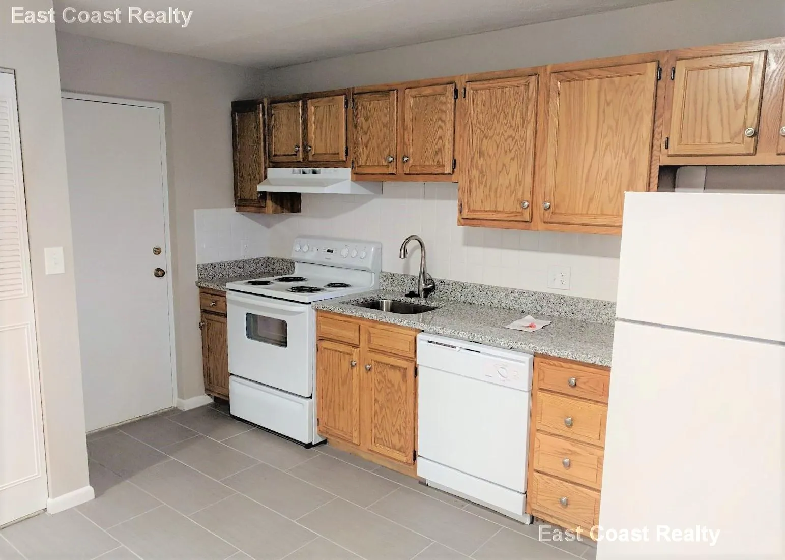 2 bed, 1 bath apartment for rent at 12 Cottage Ct Unit 10, Nonantum — photo 3 of 9