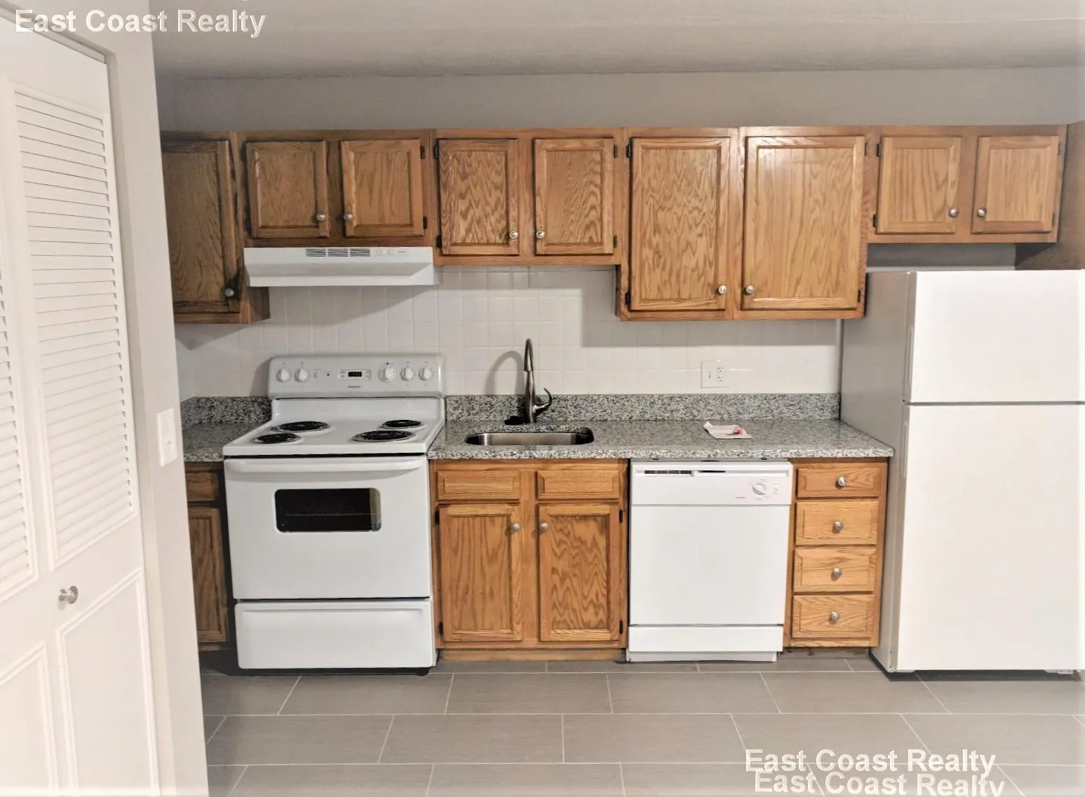 2 bed, 1 bath apartment for rent at 12 Cottage Ct Unit 10, Nonantum — photo 5 of 9