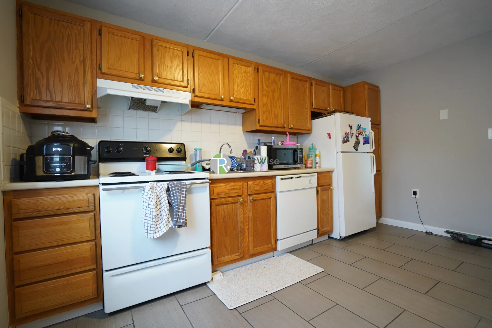 1 bed, 1 bath apartment for rent at 12 Cottage Ct Unit 11, Nonantum — photo 6 of 12