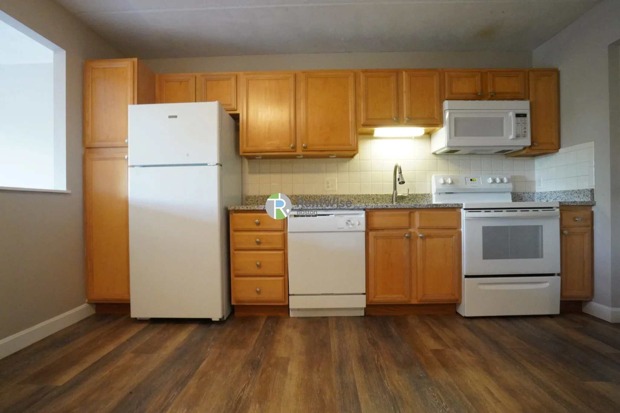 2 bed, 1 bath apartment for rent at 12 Cottage Ct Unit 5, Nonantum — photo 5 of 17