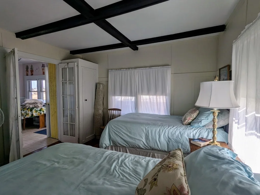 3 bed, 1 bath apartment for rent at 12 Cove Rd Unit -, Little Neck — photo 9 of 33