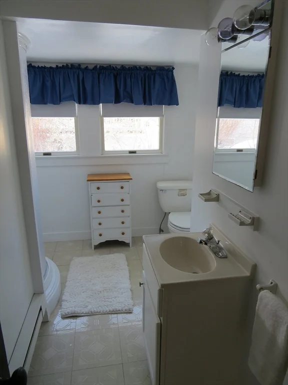 3 bed, 1 bath apartment for rent at 12 Cove Rd Unit -, Little Neck — photo 20 of 33