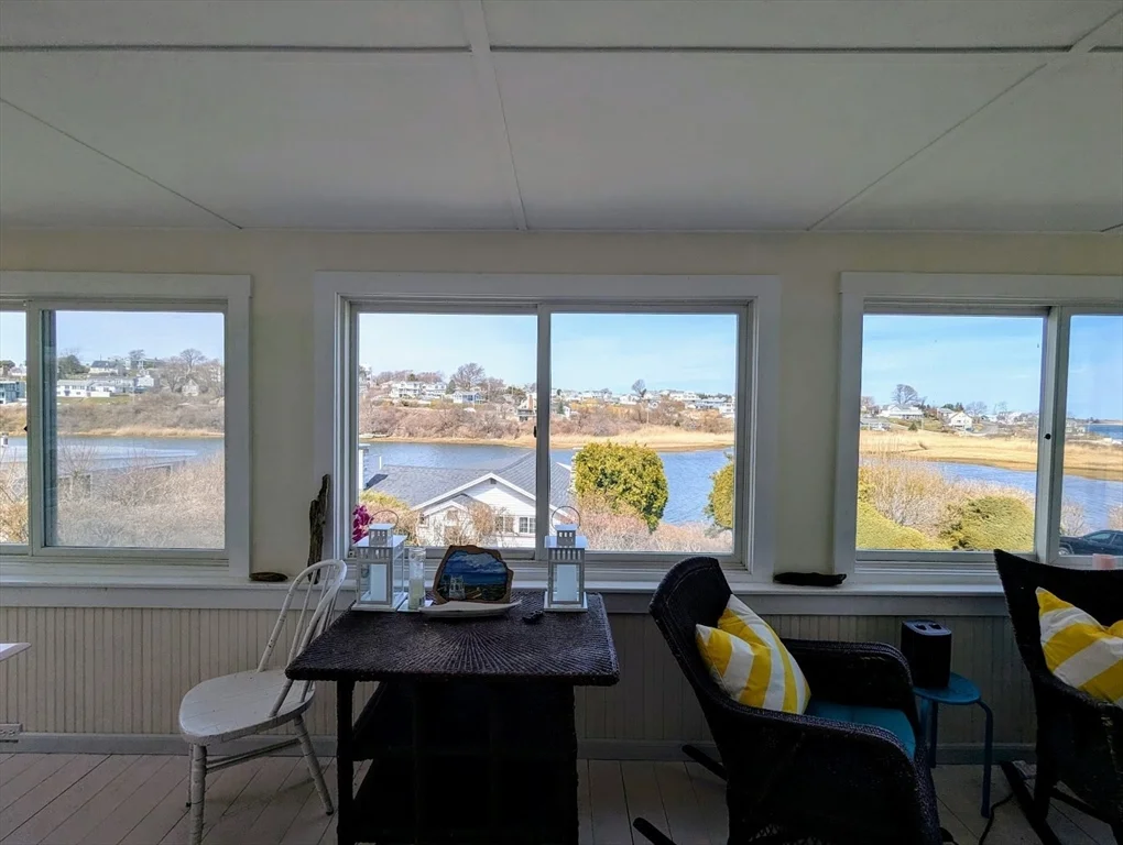 3 bed, 1 bath apartment for rent at 12 Cove Rd Unit -, Little Neck — photo 17 of 33