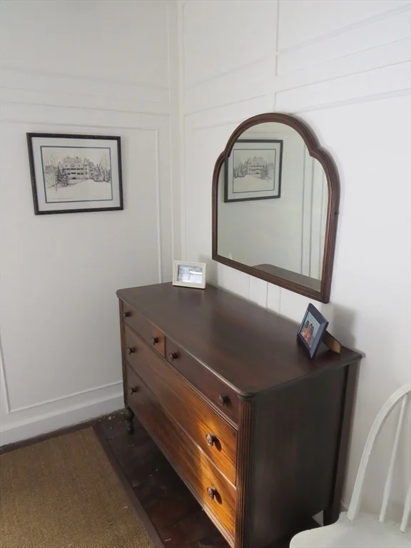 3 bed, 1 bath apartment for rent at 12 Cove Rd Unit -, Little Neck — photo 8 of 33