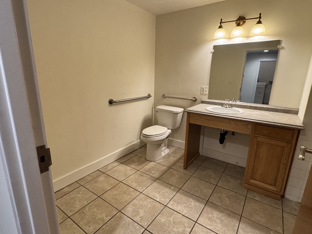 2 bed, 1 bath apartment for rent at 12 Crane St Unit 11, Southbridge — photo 11 of 12