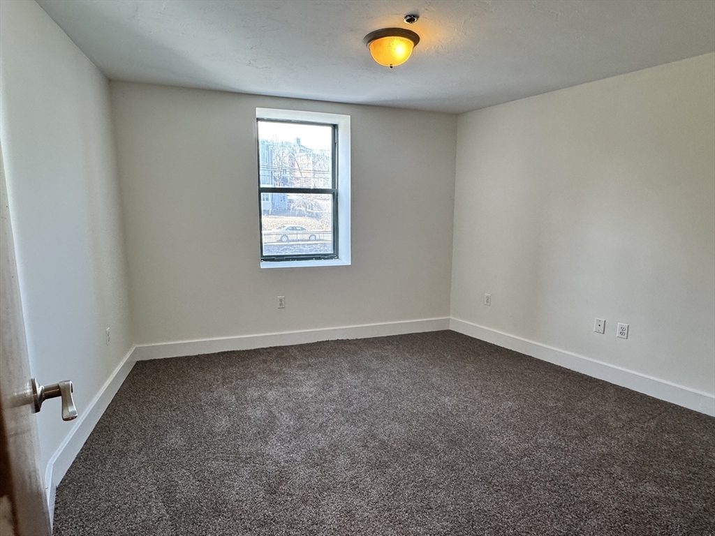 2 bed, 1 bath apartment for rent at 12 Crane St Unit 11, Southbridge — photo 9 of 12